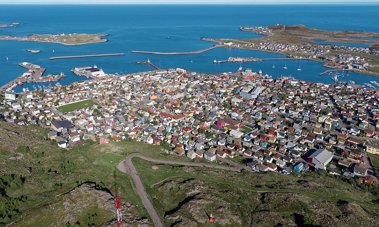 Saint-Pierre,_Saint_Pierre_and_Miquelon,_France_(cropped)